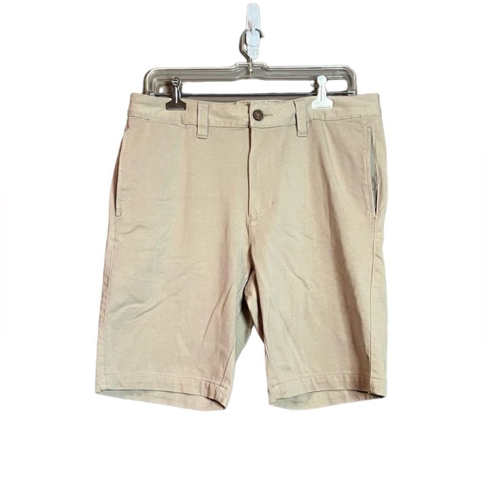 ‎One day away beige shorts. Size 32